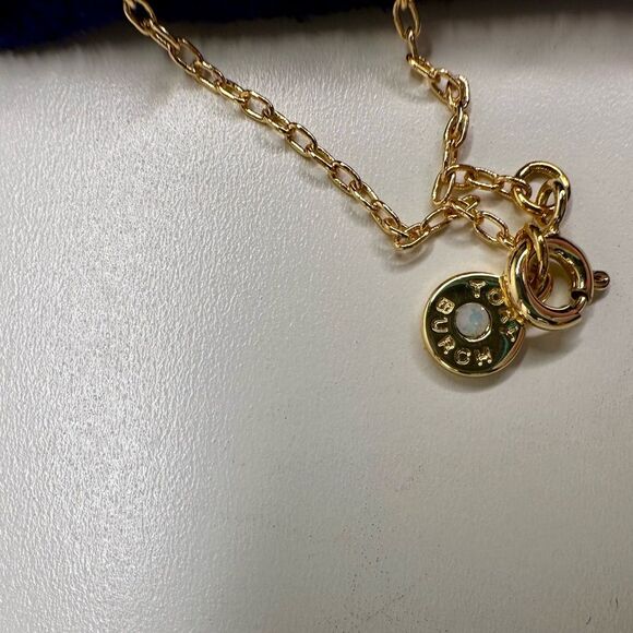Tory Burch Kira Logo & Cultured Pearl Necklace Gold-Plated Jewelry Adjustable - Picture 5 of 7